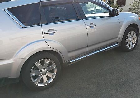 Mitsubishi Outlander 2.2 DI-D+ MIVEC Invite 2WD mit AHK
