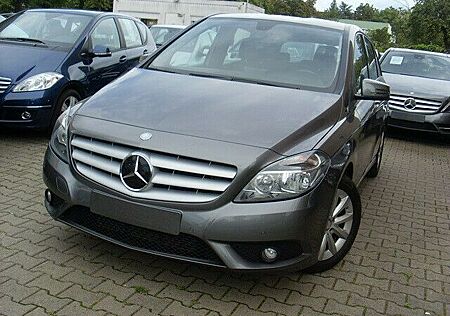 Mercedes-Benz B 180 Automatik / Aktiver Park-Assistent