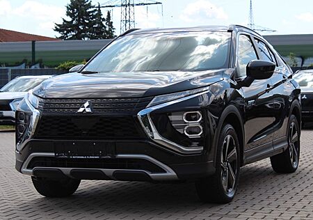 Mitsubishi Eclipse Cross Plus 4WD Alcantara Navi R.Kamera