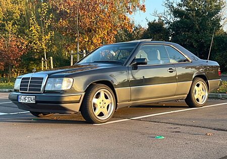 Mercedes-Benz 230 E CE-Oldtimer Coupé m.H-Zulassung, Top !!