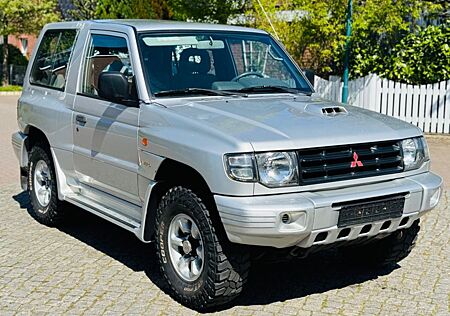 Mitsubishi Pajero -2.5-TD-Classic-2500-4X4-AHK-TÜV