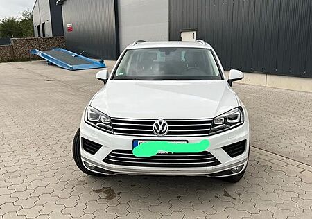 VW Touareg Volkswagen 3.0 V6 TDI SCR Tiptronic -