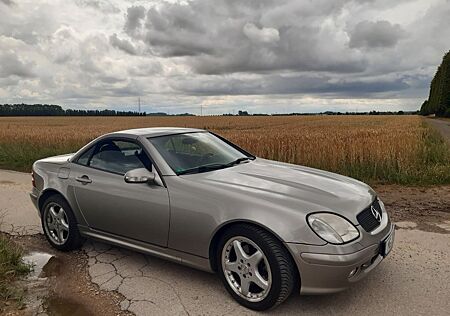 Mercedes-Benz SLK 320 -