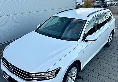 VW Passat Variant Volkswagen 2.0 TDI SCR DSG Business AHK LED