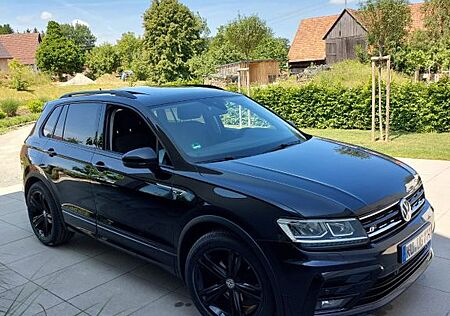 VW Tiguan Volkswagen 2.0 TDI SCR Highline R-Line