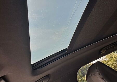 Peugeot 3008 GT HDI 180 Automatik Schiebedach Focal ACC