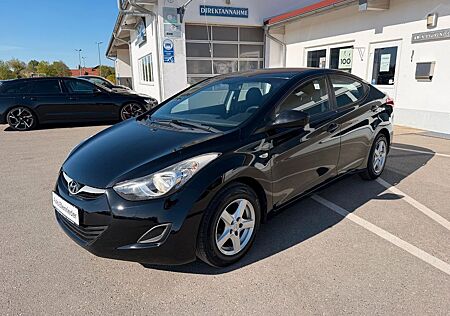 Hyundai Elantra 1,6 1.Hand gepflegt Winterräder