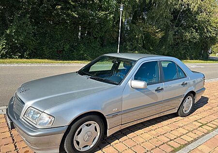 Mercedes-Benz C 180 T CLASSIC Classic