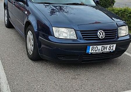 VW Bora Volkswagen 1.6 Auto Basis Variant Basis