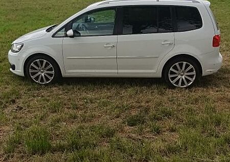 VW Touran Volkswagen 1.4 TSI 125 kW DSG Highline Highline