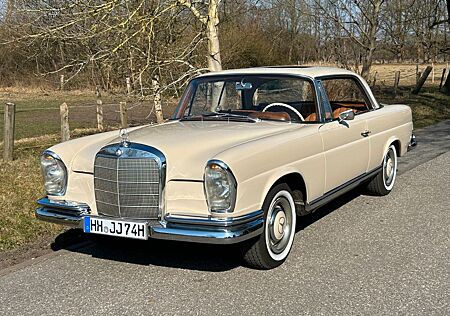 Mercedes-Benz 250 SE Coupe