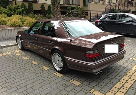 Mercedes-Benz 500 500E