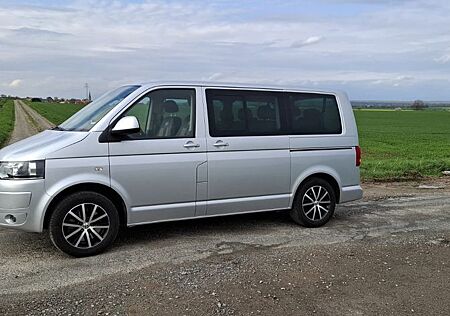 VW T5 Caravelle Volkswagen 2.0 TDI *kurzer Radstand*