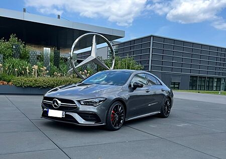 Mercedes-Benz CLA 35 AMG 4MATIC, AMG Performance Sitze, Pano..