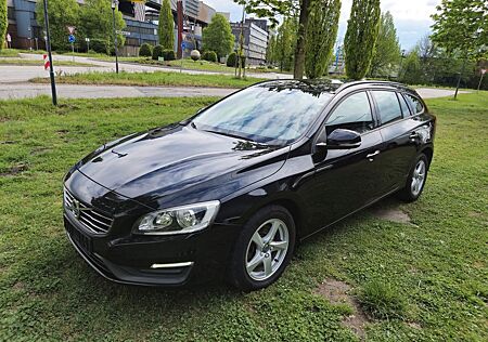Volvo V60 2.0 D4"EURO-6b"NAVI/6-GANG/AIRCO/ALU/PDC