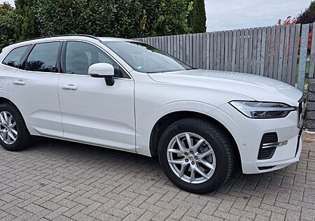 Volvo XC 60 XC60 B4 Mom. Pro Panor Leder Keyl Nav Winterreif