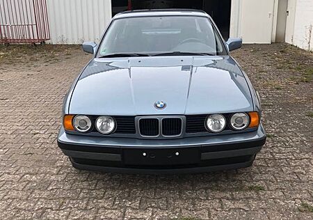 BMW 520i