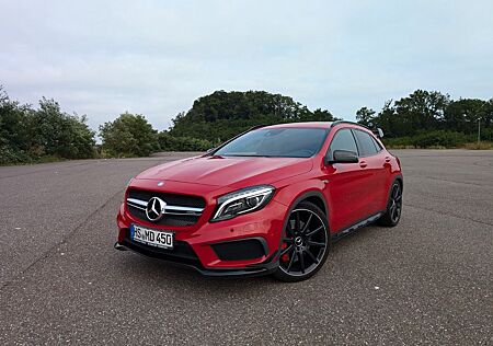 Mercedes-Benz GLA 45 AMG Mercedes-AMG Schalensitze