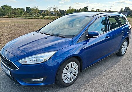 Ford Focus Kombi 1,5 TDCI Automatik, Navi, Sitzh