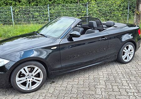 BMW 120i Cabrio - schwarz