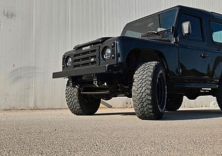 Land Rover Defender Santorini Black