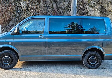 VW T5 Caravelle Volkswagen 2,5 TDI 131PS