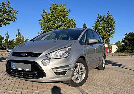 Ford S-Max 2,0 TDCi 7-Sitzer Scheckheftgepflegt.