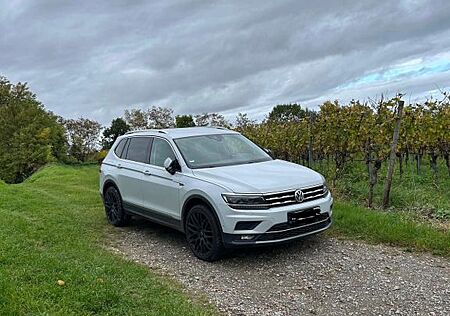 VW Tiguan Allspace Volkswagen 2.0 TDI SCR DSG 4MOTION High...