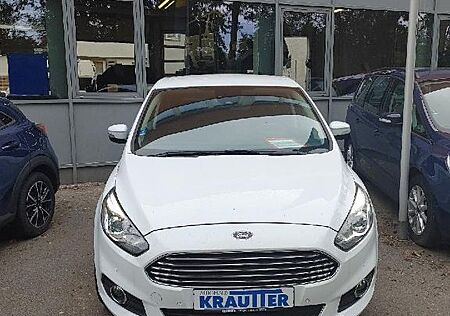 Ford S-Max Titanium