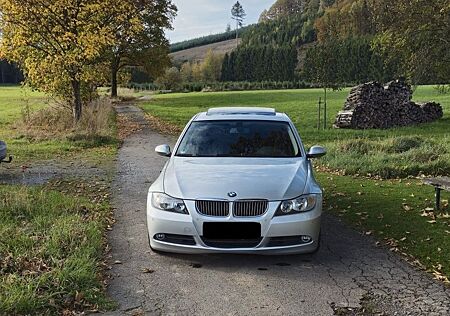 BMW 325i 3er e90
