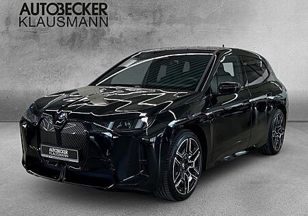 BMW iX xDrive45 M Sport Pro effekt.Zins 0,99%