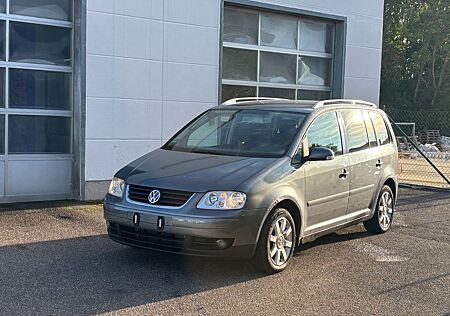 VW Touran Volkswagen Highline