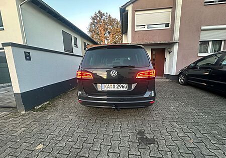 VW Sharan Volkswagen 2.0 TDI SCR DSG BMT Comfortline Comfo...