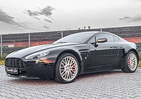 Aston Martin V8 Vantage 4.7l*SCHECKHEFT*WUNDERSCHÖN*GEPFLEGT