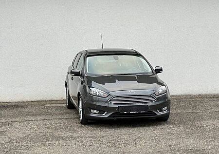 Ford Focus Lim. Titanium/1.HAND/NAVI/MFL/SHZ/TEMP/TOP