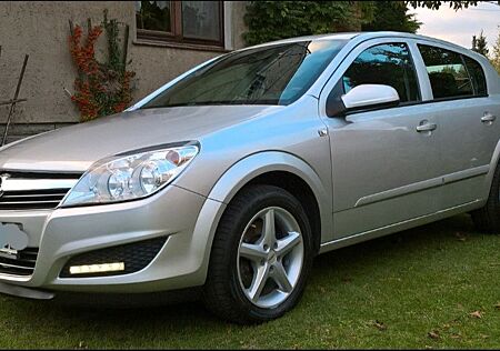 Opel Astra 1.9 CDTI CATCH ME Now 74kW CATCH ME Now