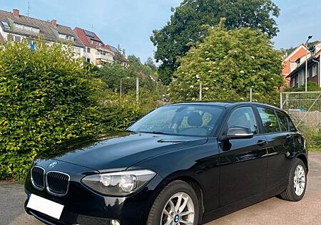 BMW 114i - 5-Türig / Navi / PDC / Klimaaut.