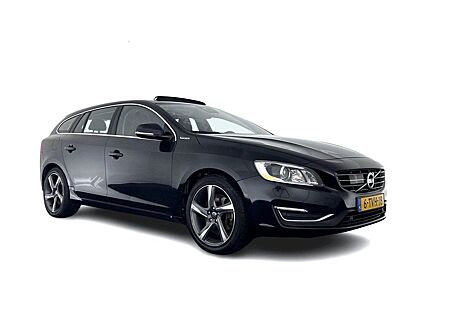 Volvo V60 2.4 D6 AWD Plug-In Hybrid Summum Aut. *PANO