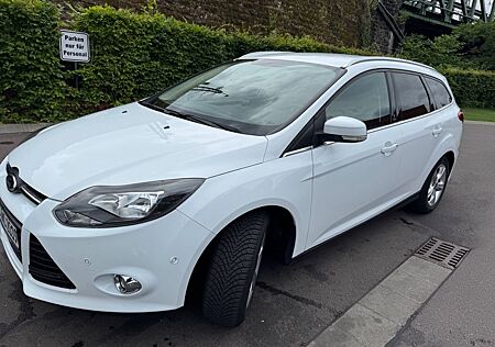 Ford Focus 1,6 Ti-VCT 77kW Champions Edit. Turnie...