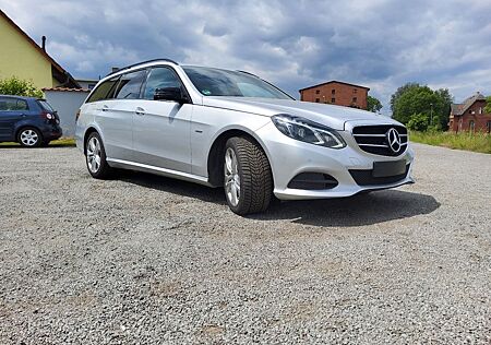 Mercedes-Benz E 220 Mercedes Allrad, voll, 4matic, Leder, Scheckheft