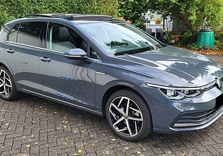 VW Golf Volkswagen 1.5 TSI Style Panorama-SD/Head-up/LED/+++