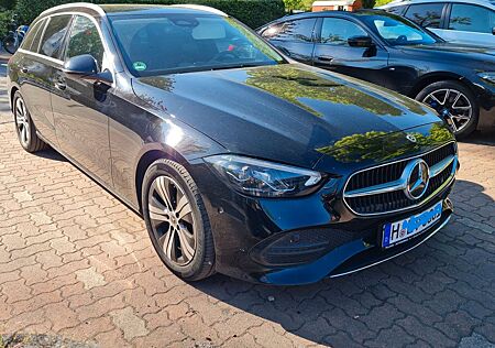 Mercedes-Benz C 220 d T Autom. -Aktuelles Modell