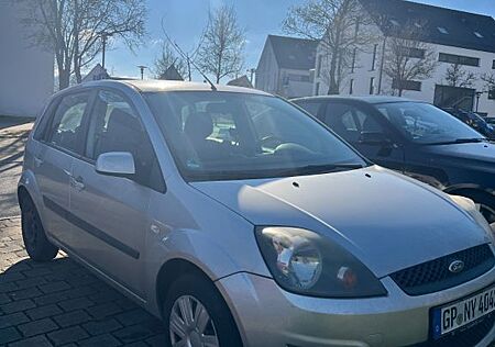 Ford Fiesta 1,4 16V Ambiente Ambiente