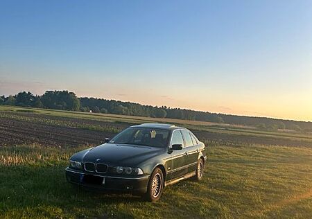 BMW 520i A -