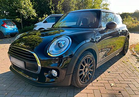 Mini ONE F56 Chili, LED Navi PDC Klima, Top gepflegt