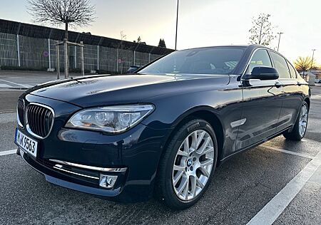 BMW 750i xDrive Individual top Optik Service + TÜV