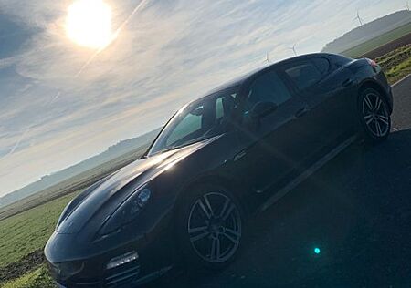 Porsche Panamera 4 BOSE LUFT Schiebedach 20" Approved