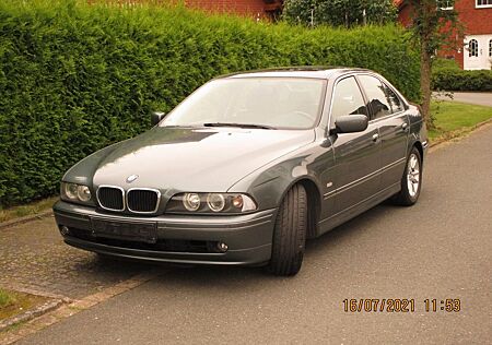 BMW 520i A Exclusive Exclusive