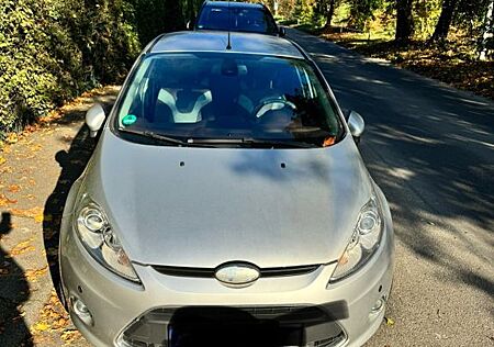 Ford Fiesta 1,4 Titanium Titanium TÜV NEU