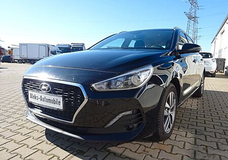 Hyundai i30 CW 1.6 CRDi Klimaauto/Navi/Kamera/KeylessGo